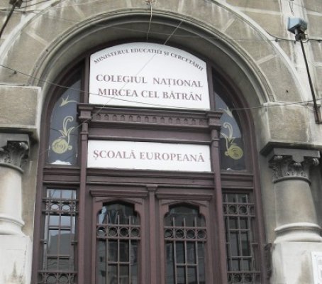 Târgul plăcintelor dobrogene, la Colegiul Naţional „Mircea cel Bătrân” din Constanţa